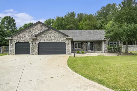 22459 Stonebridge Dr, Elkhart, IN 46514