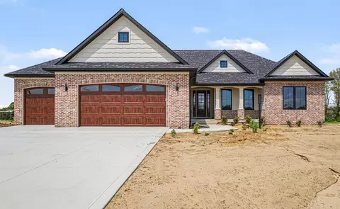 10193 Steinbeck Dr, Granger, IN 46530