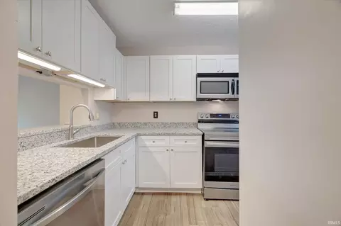 571 E Graham Pl, Bloomington, IN 47401 photo 8