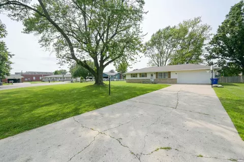 708 Carson Ct, Kokomo, IN 46902 photo 3