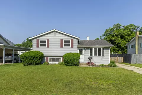 1839 Winston Dr, South Bend, IN 46635