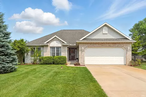 1418 Winchester Ct, Winona Lake, IN 46590