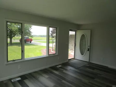 Living - 1575 N 075 E, Lagrange, IN 46761 photo 2 of 5