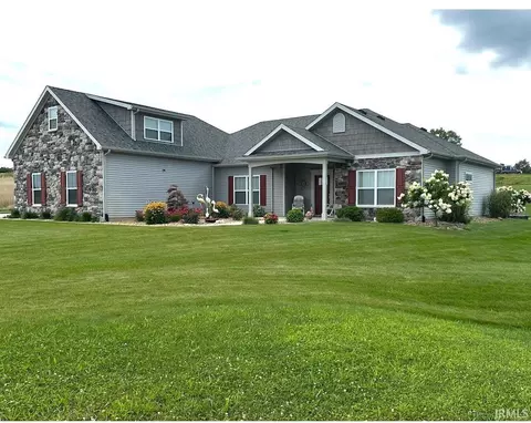 7159 W Clifton St, Warsaw, IN 46582