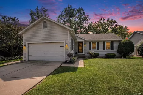 52733 Westgate Dr, South Bend, IN 46635