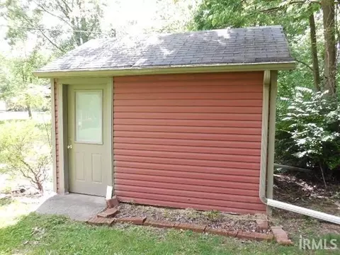 408 E Water St, Centerville, IN 47330 photo 3