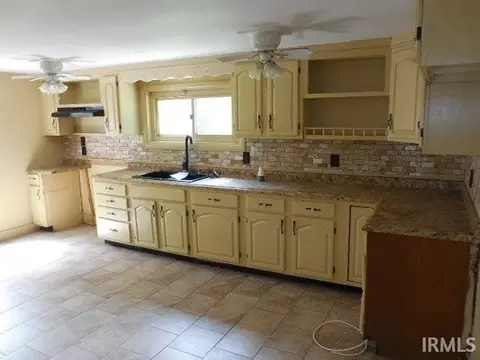 408 E Water St, Centerville, IN 47330 photo 9