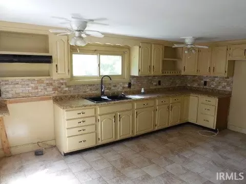 408 E Water St, Centerville, IN 47330 photo 10