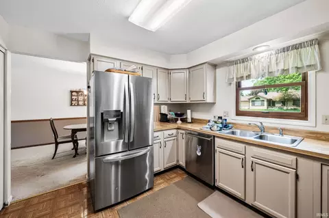 12199 Fields Farm Ct, Granger, IN 46530 photo 7