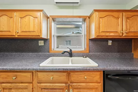 Kitchen - 1385 S 460 E, Lagrange, IN 46761 photo 2 of 3