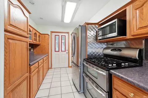 Kitchen - 1385 S 460 E, Lagrange, IN 46761 photo 3 of 3