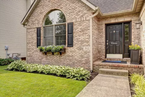 3912 E Stonegate Ct, Bloomington, IN 47401 photo 3