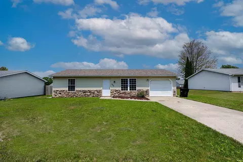 606 Cora Ln, Fremont, IN 46737