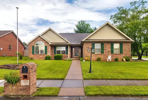 9040 Clear Creek Dr, Evansville, IN 47711