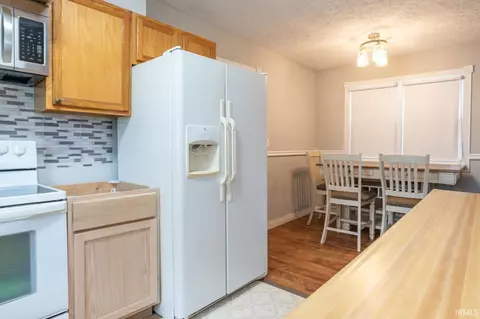 Dining - 4260 W 3rd St, Bloomington, IN 47404 photo 3 of 3