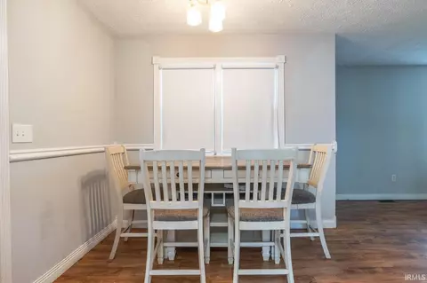 Dining - 4260 W 3rd St, Bloomington, IN 47404 photo 2 of 3