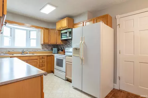 Kitchen - 4260 W 3rd St, Bloomington, IN 47404 photo 1 of 2