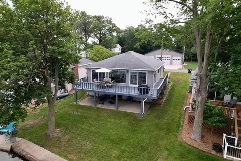 2132 Wolfs Point Dr, Rochester, IN 46975