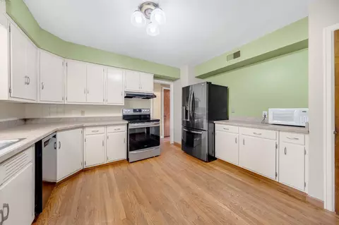 1402 Jackson Rd, South Bend, IN 46614 photo 6