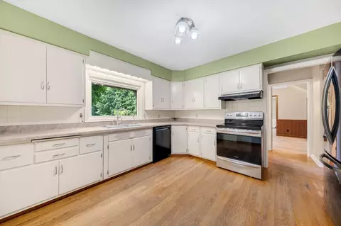 1402 Jackson Rd, South Bend, IN 46614 photo 5