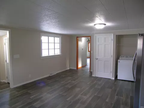 607 E Walnut St, Akron, IN 46910 photo 17