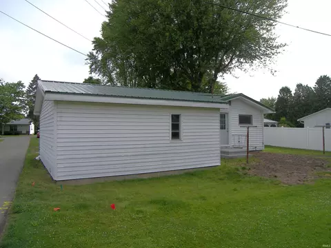 607 E Walnut St, Akron, IN 46910 photo 6
