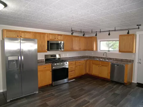 607 E Walnut St, Akron, IN 46910 photo 15