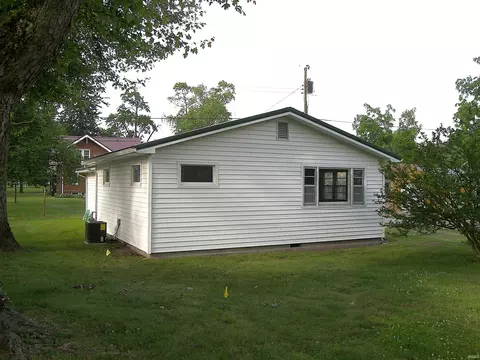 607 E Walnut St, Akron, IN 46910 photo 3
