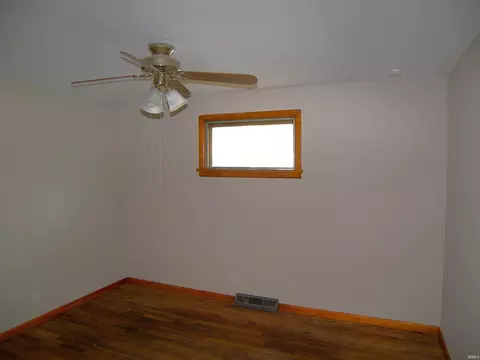 607 E Walnut St, Akron, IN 46910 photo 25