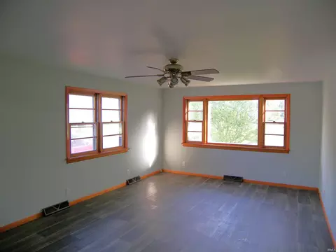 607 E Walnut St, Akron, IN 46910 photo 11