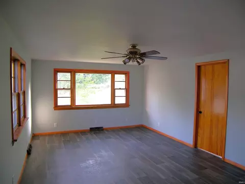 607 E Walnut St, Akron, IN 46910 photo 10