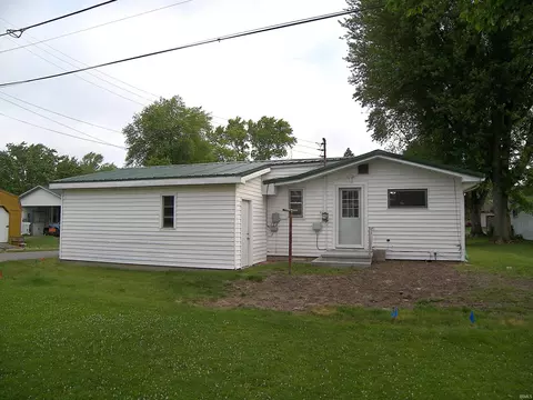 607 E Walnut St, Akron, IN 46910 photo 5