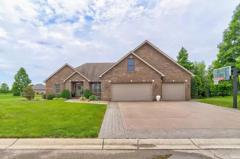 706 E Laurel Ridge Ct, Haubstadt, IN 47639