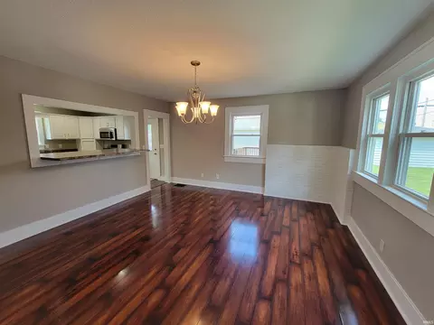 704 E King St, Garrett, IN 46738 photo 8