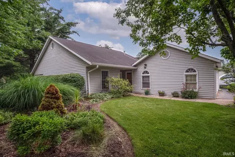 3718 Grasstree Ct, Bloomington, IN 47401