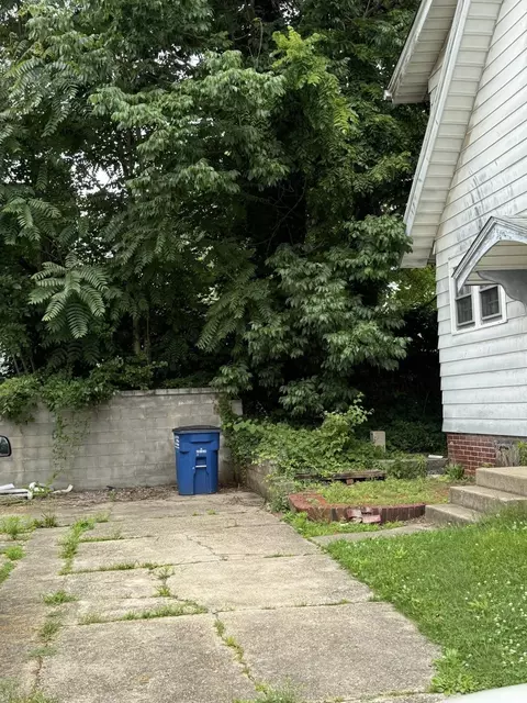 2017 M St, Bedford, IN 47421 photo 10