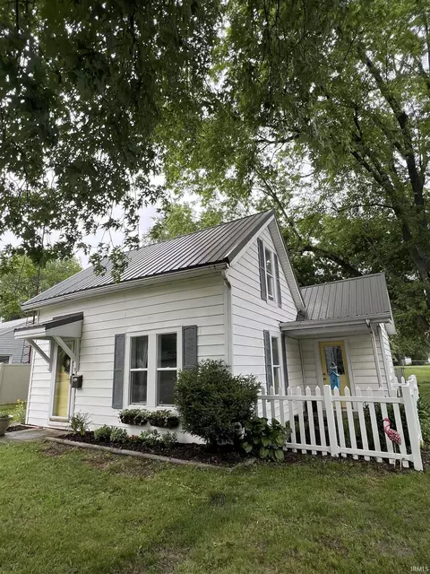 715 N Mill St, North Manchester, IN 46962