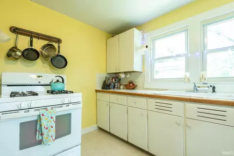 504 E Dixie St, Bloomington, IN 47401 photo 7
