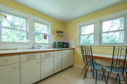 504 E Dixie St, Bloomington, IN 47401 photo 8