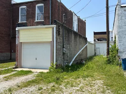 Exterior - 109 S Main St, Fairmount, IN 46928 photo 2 of 2