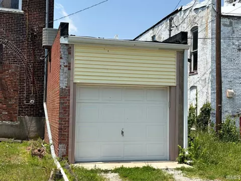 Exterior - 109 S Main St, Fairmount, IN 46928 photo 1 of 2