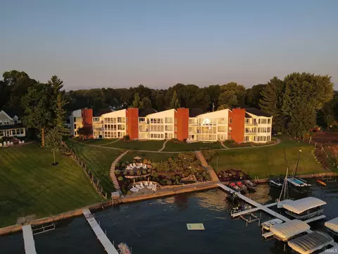 10660 N South Shore Dr #D-1, Syracuse, IN 46567