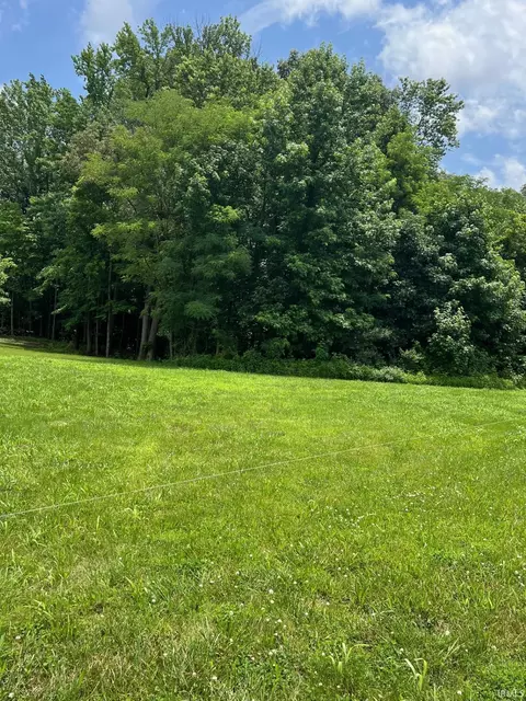 6195 Ashford Cir, Newburgh, IN 47630