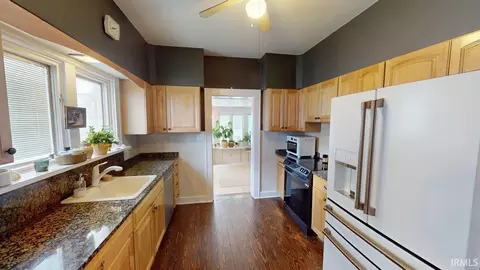 325 W 5th St, Jasper, IN 47546 photo 9