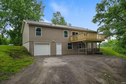 7565 E 625 S, Wolcottville, IN 46795