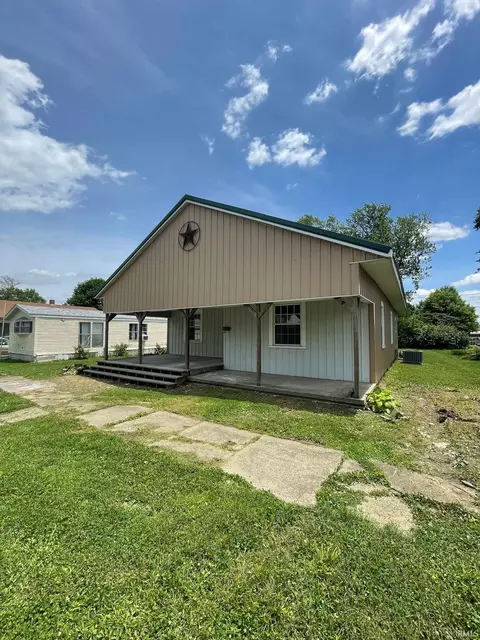312 E 2nd St, Bicknell, IN 47512 photo 1
