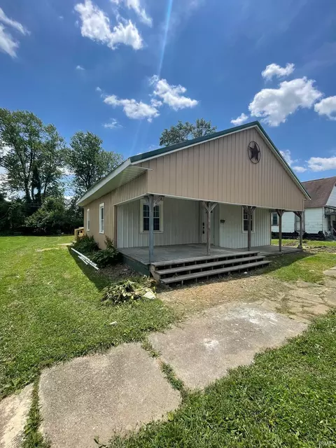 312 E 2nd St, Bicknell, IN 47512 photo 2