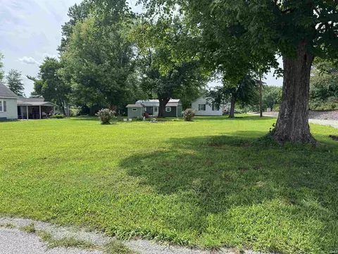 215 N Center St, Princeton, IN 47670