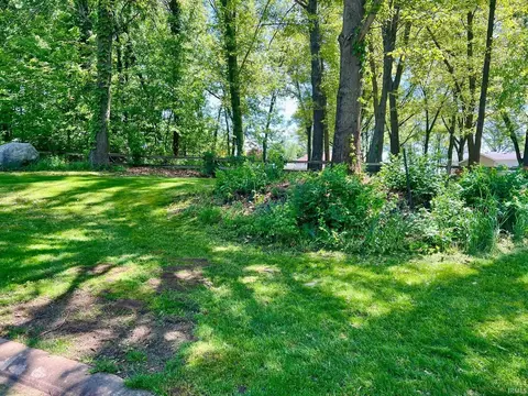 55420 Forest Cove Ct, New Carlisle, IN 46552