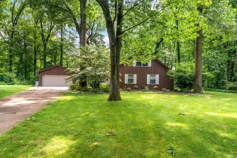 16751 Londonberry Ln, South Bend, IN 46635